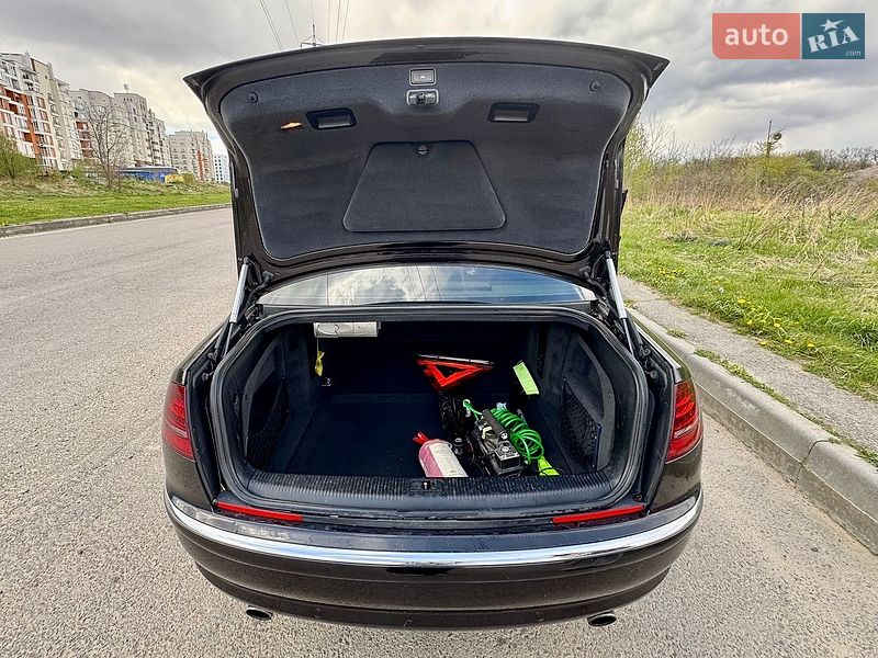 Седан Audi A8 2009 в Львове