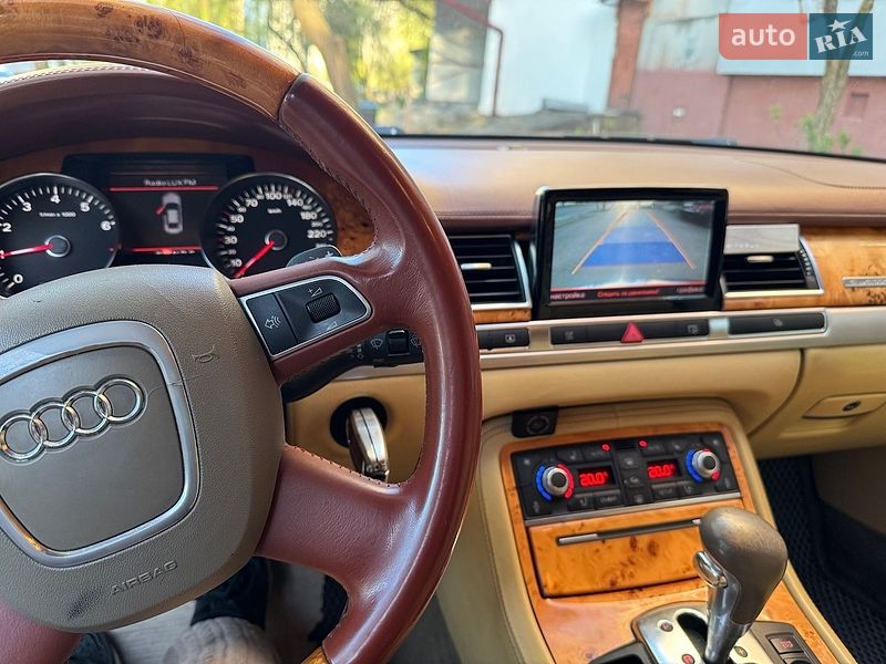 Седан Audi A8 2009 в Львове