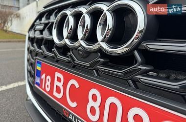 Седан Audi A8 2022 в Киеве