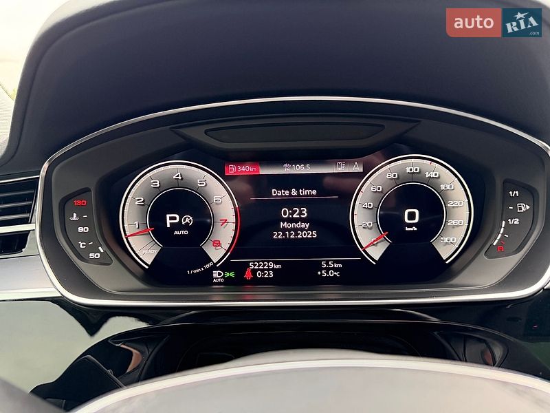 Седан Audi A8 2022 в Киеве