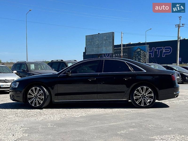 Седан Audi A8 2012 в Львові