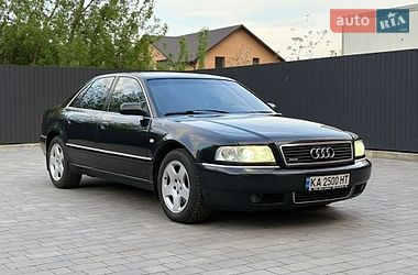 Седан Audi A8 2000 в Староконстантинове