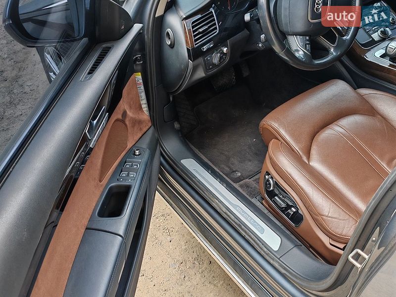 Седан Audi A8 2015 в Луцьку