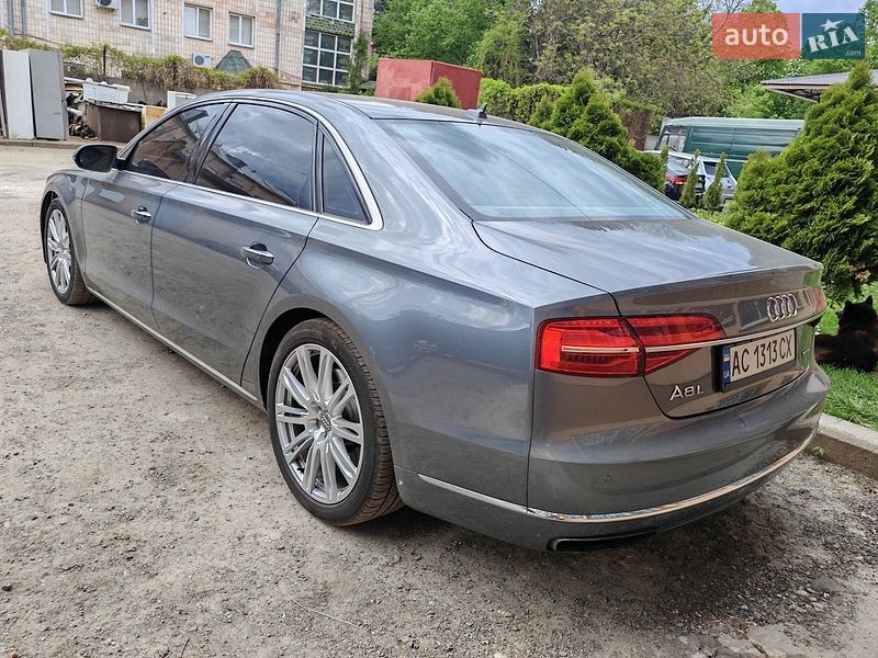 Седан Audi A8 2015 в Луцьку