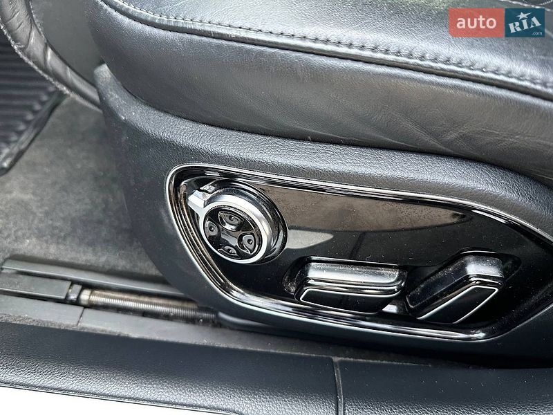 Седан Audi A8 2014 в Виннице