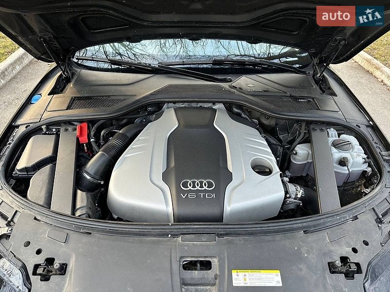 Седан Audi A8 2014 в Виннице