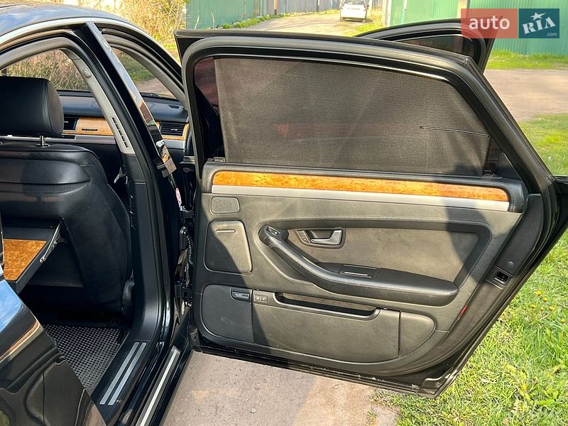 Седан Audi A8 2005 в Нежине