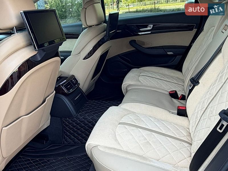 Седан Audi A8 2012 в Киеве