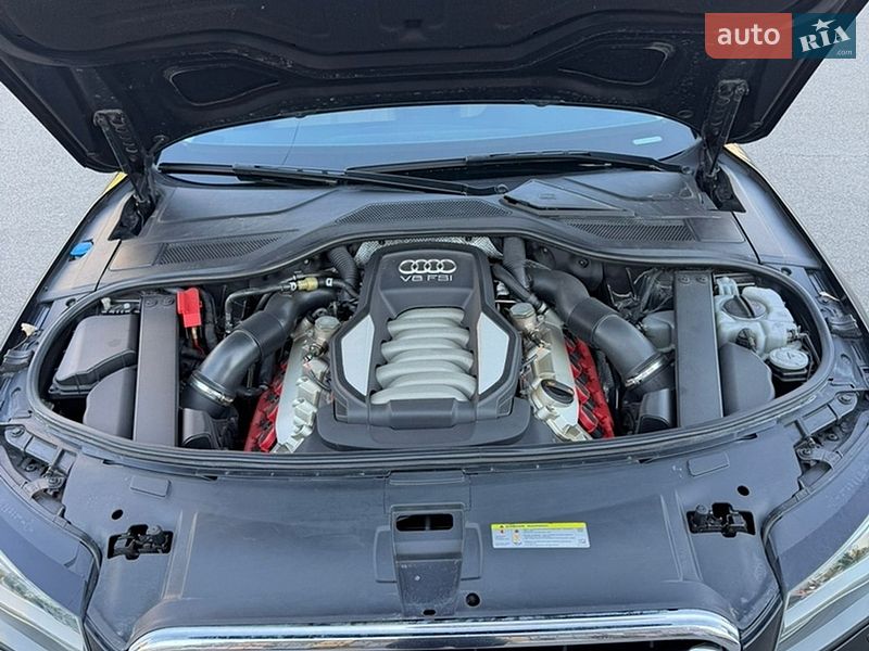 Седан Audi A8 2012 в Киеве