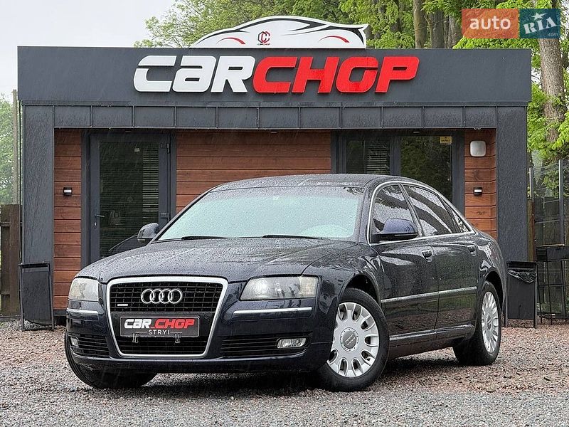 Седан Audi A8 2009 в Стрию