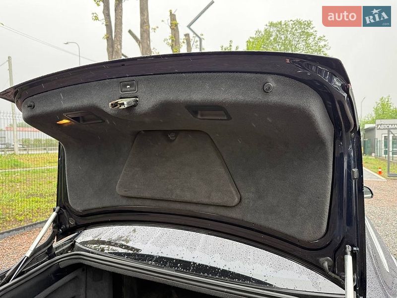 Седан Audi A8 2009 в Стрию