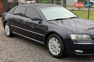 Седан Audi A8 2009 в Стрию