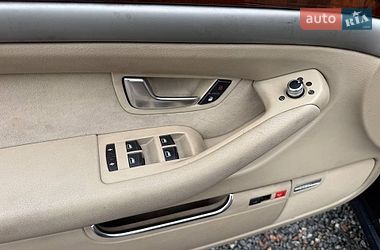 Седан Audi A8 2009 в Стрию