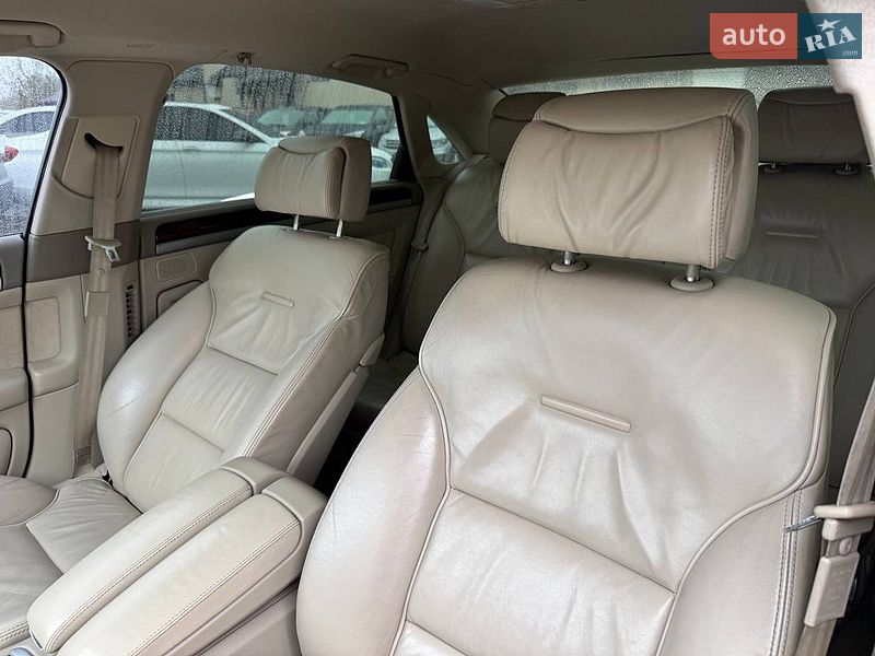 Седан Audi A8 2009 в Стрию