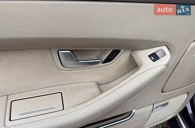 Седан Audi A8 2009 в Стрию