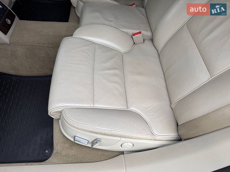 Седан Audi A8 2009 в Стрию