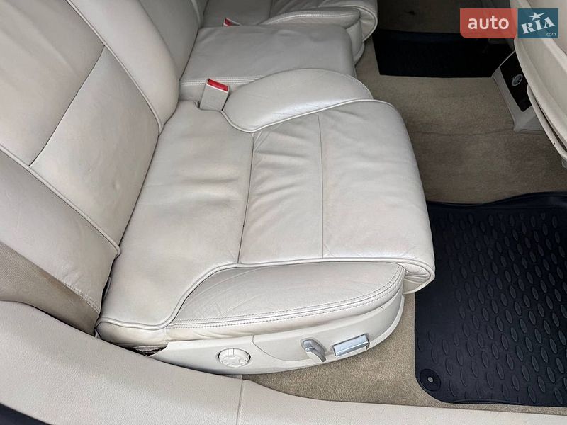 Седан Audi A8 2009 в Стрию