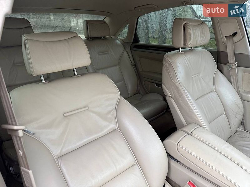 Седан Audi A8 2009 в Стрию