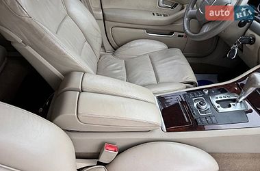 Седан Audi A8 2009 в Стрию