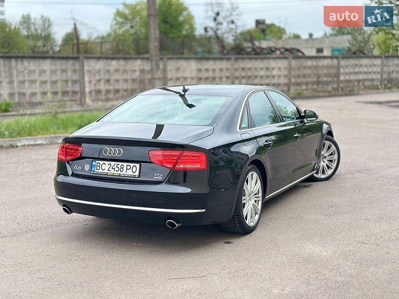 Седан Audi A8 2013 в Львове