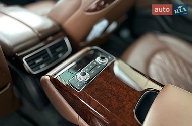 Седан Audi A8 2013 в Львове