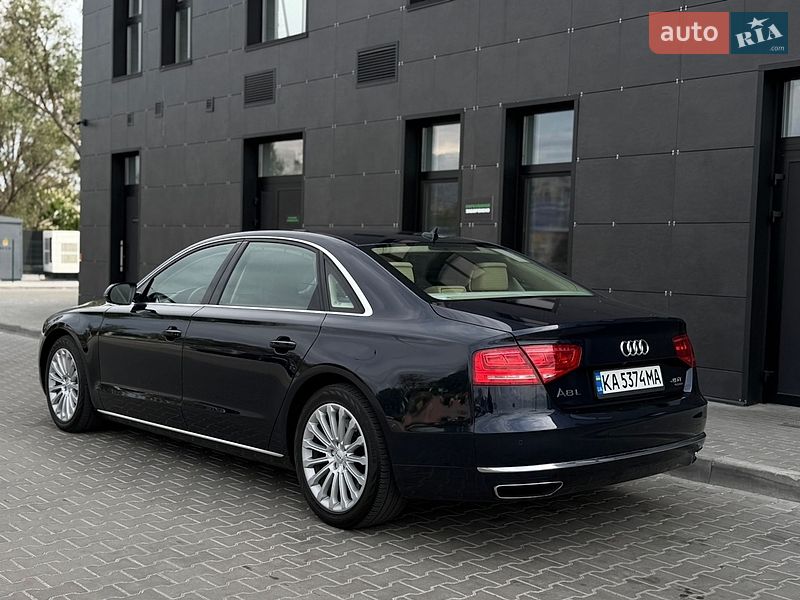 Седан Audi A8 2013 в Днепре