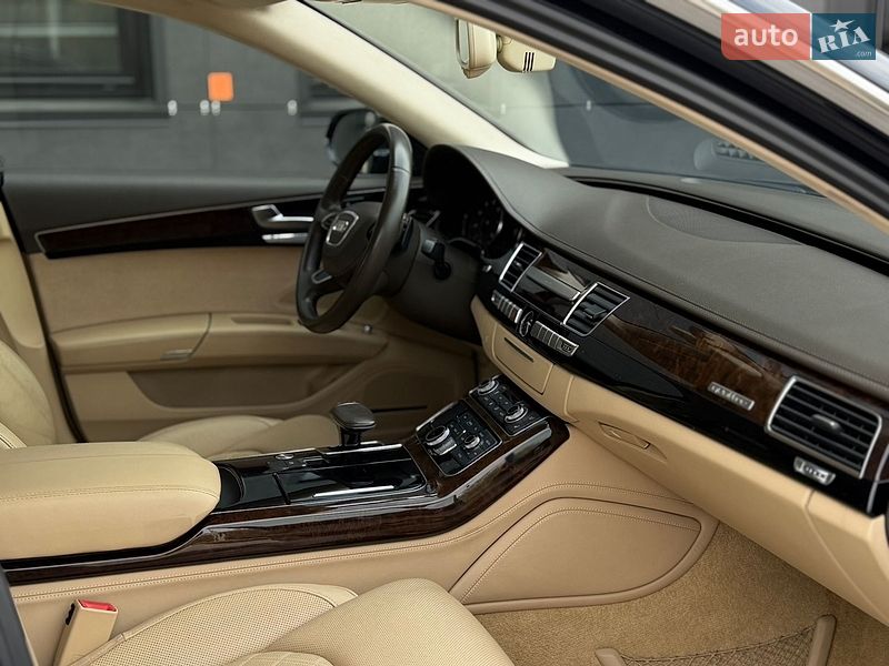Седан Audi A8 2013 в Днепре