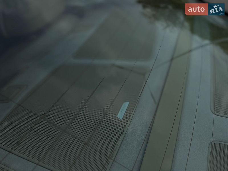Седан Audi A8 2013 в Днепре