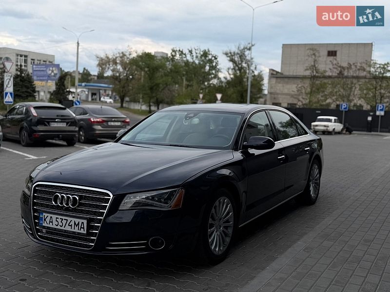 Седан Audi A8 2013 в Днепре