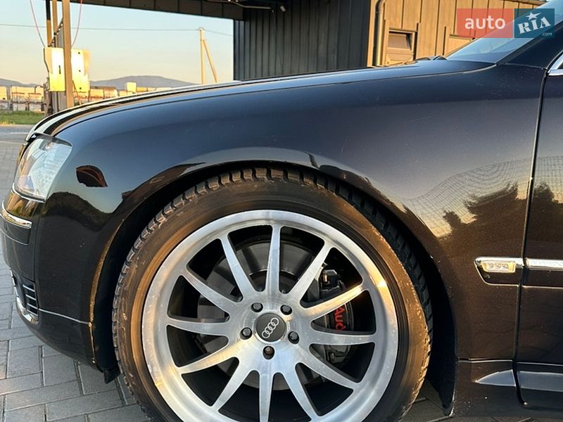 Седан Audi A8 2006 в Тячеве