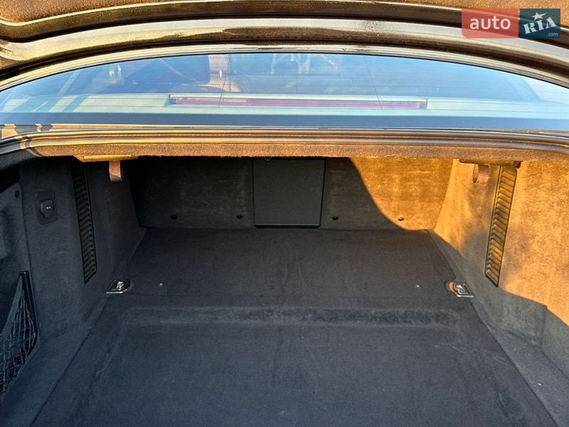 Седан Audi A8 2006 в Тячеве