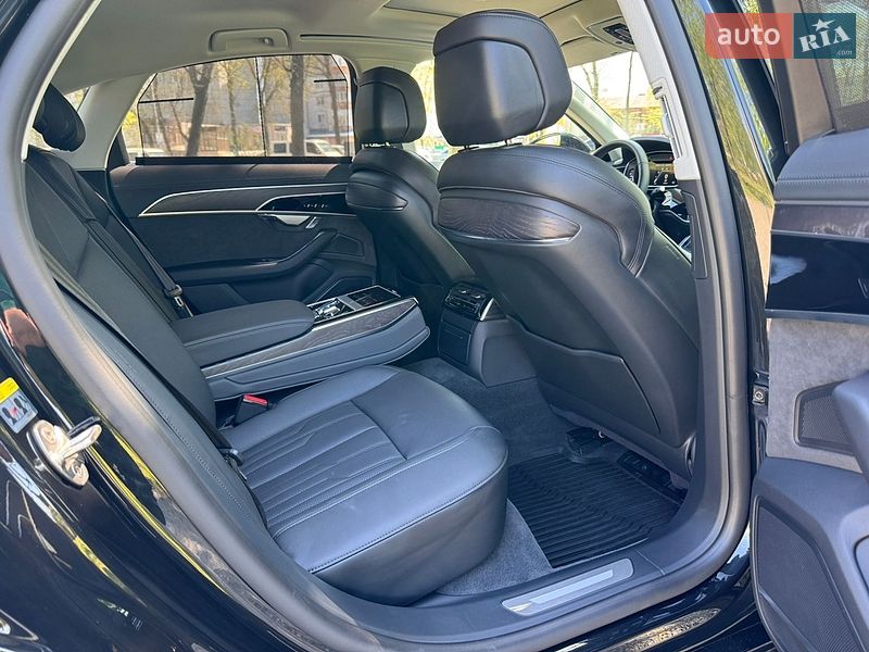 Седан Audi A8 2024 в Хмельницком