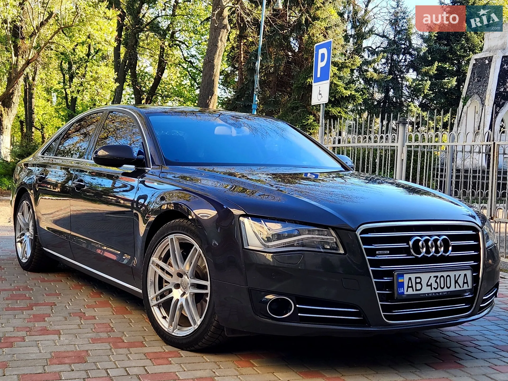 2010 Audi A8 - мініатюра 2