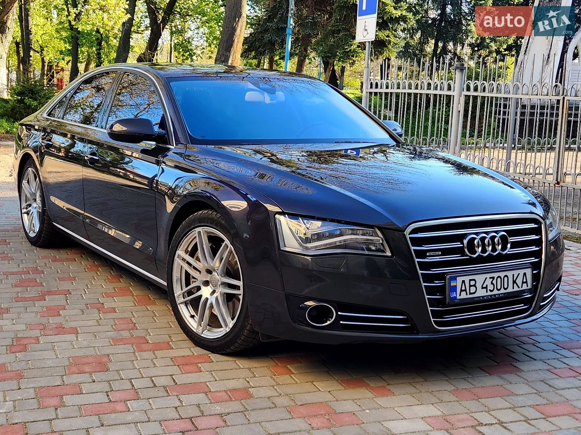 2010 Audi A8 - фото 1