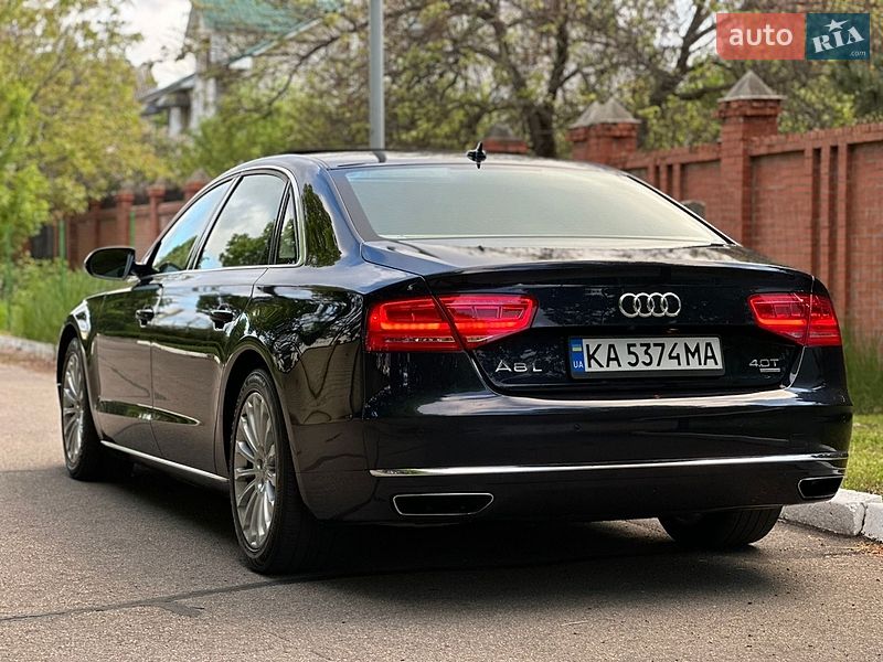 Седан Audi A8 2013 в Днепре
