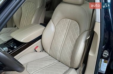 Седан Audi A8 2013 в Днепре