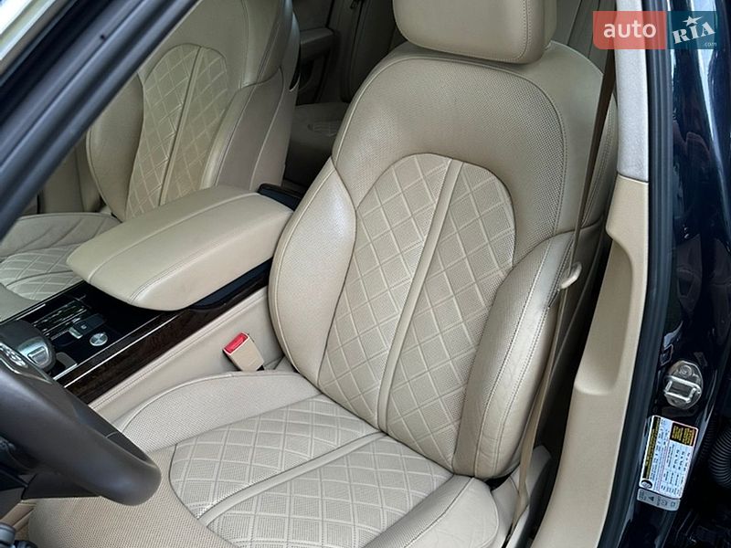 Седан Audi A8 2013 в Днепре
