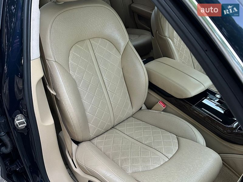 Седан Audi A8 2013 в Днепре