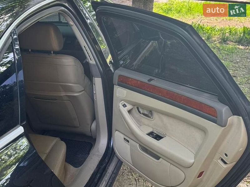 Седан Audi A8 2004 в Прилуках