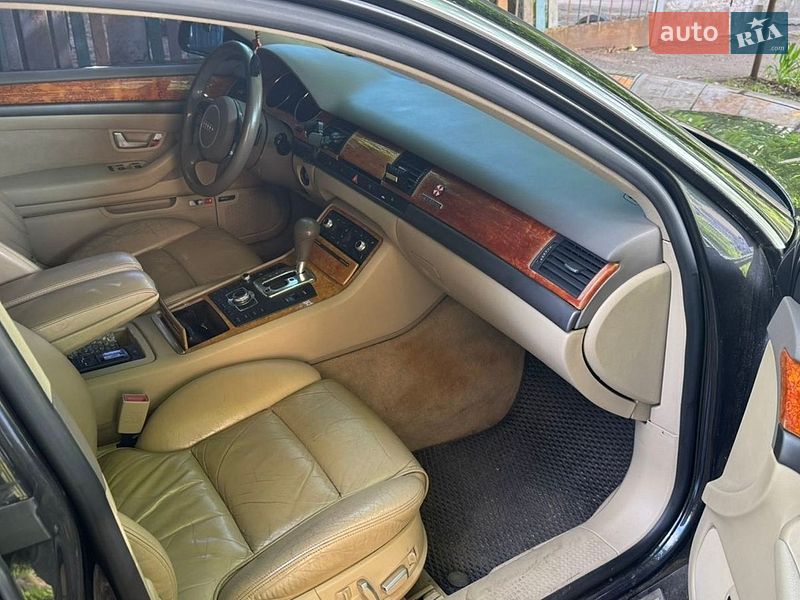 Седан Audi A8 2004 в Прилуках