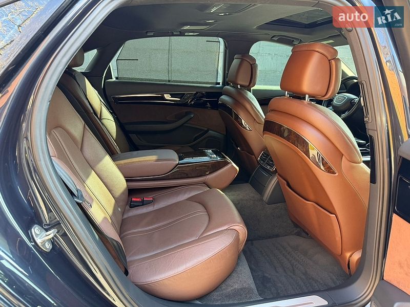 Седан Audi A8 2015 в Киеве