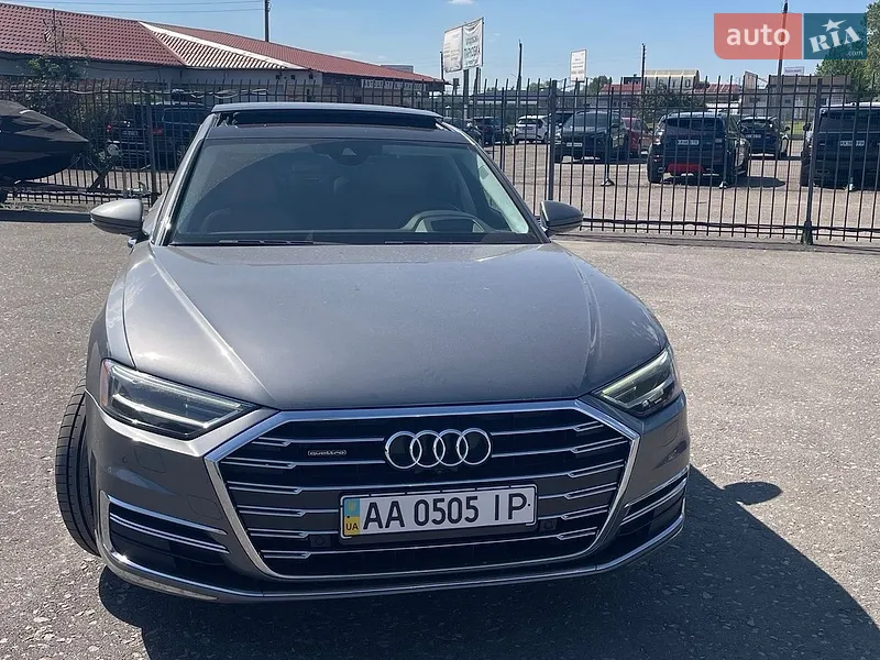 Audi A8 2018 VIN WAU8DAF83KN010633 фото оголошення 9 з 176