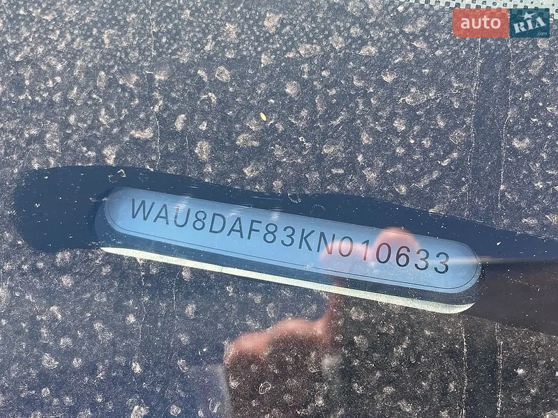 Audi A8 2018 VIN WAU8DAF83KN010633 фото оголошення 11 з 176