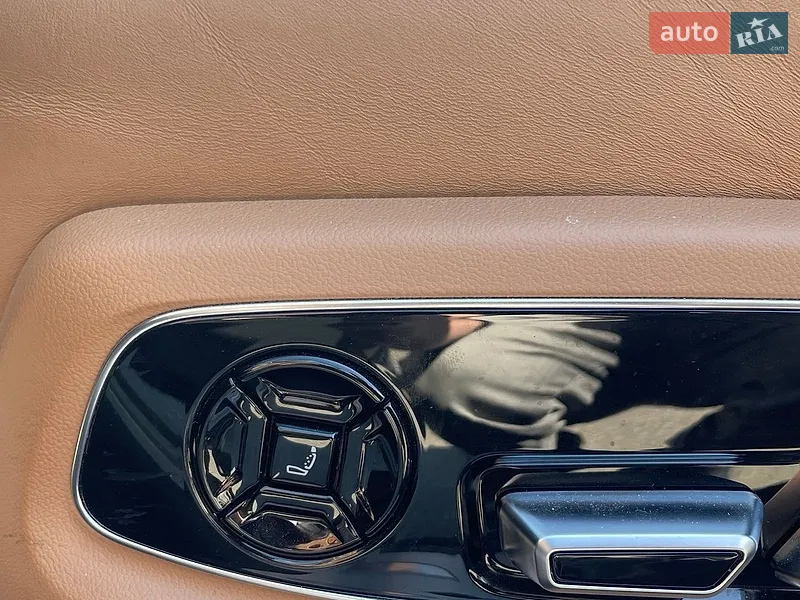 Audi A8 2018 VIN WAU8DAF83KN010633 фото оголошення 17 з 176