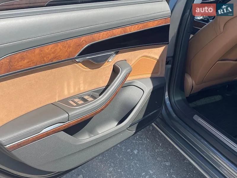 Audi A8 2018 VIN WAU8DAF83KN010633 фото оголошення 21 з 176
