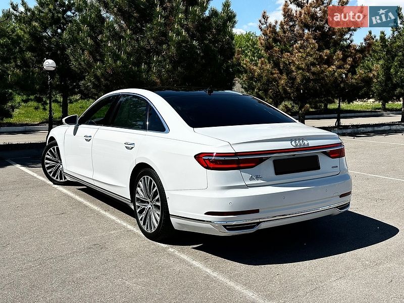 Седан Audi A8 2019 в Києві