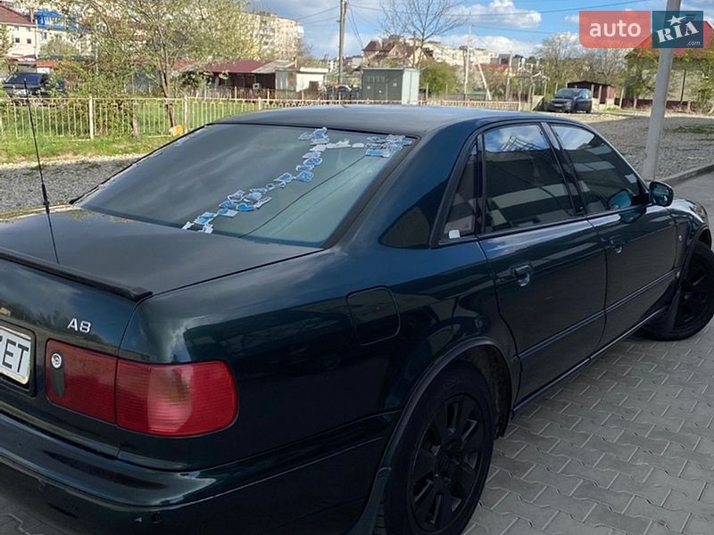 Седан Audi A8 1996 в Калуші