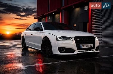 Седан Audi A8 2014 в Львове