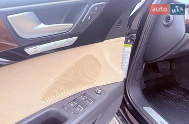 Седан Audi A8 2013 в Ровно