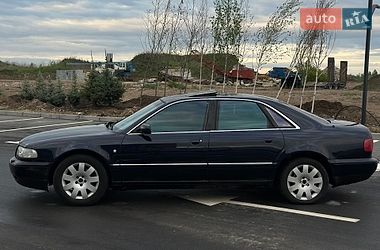 Седан Audi A8 2001 в Ровно